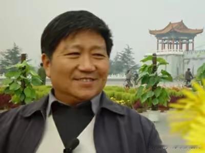 如果授予王宏斌“七一勋章”，对那个曾经分田单干，后来又在沈浩带领下重回集体道路的