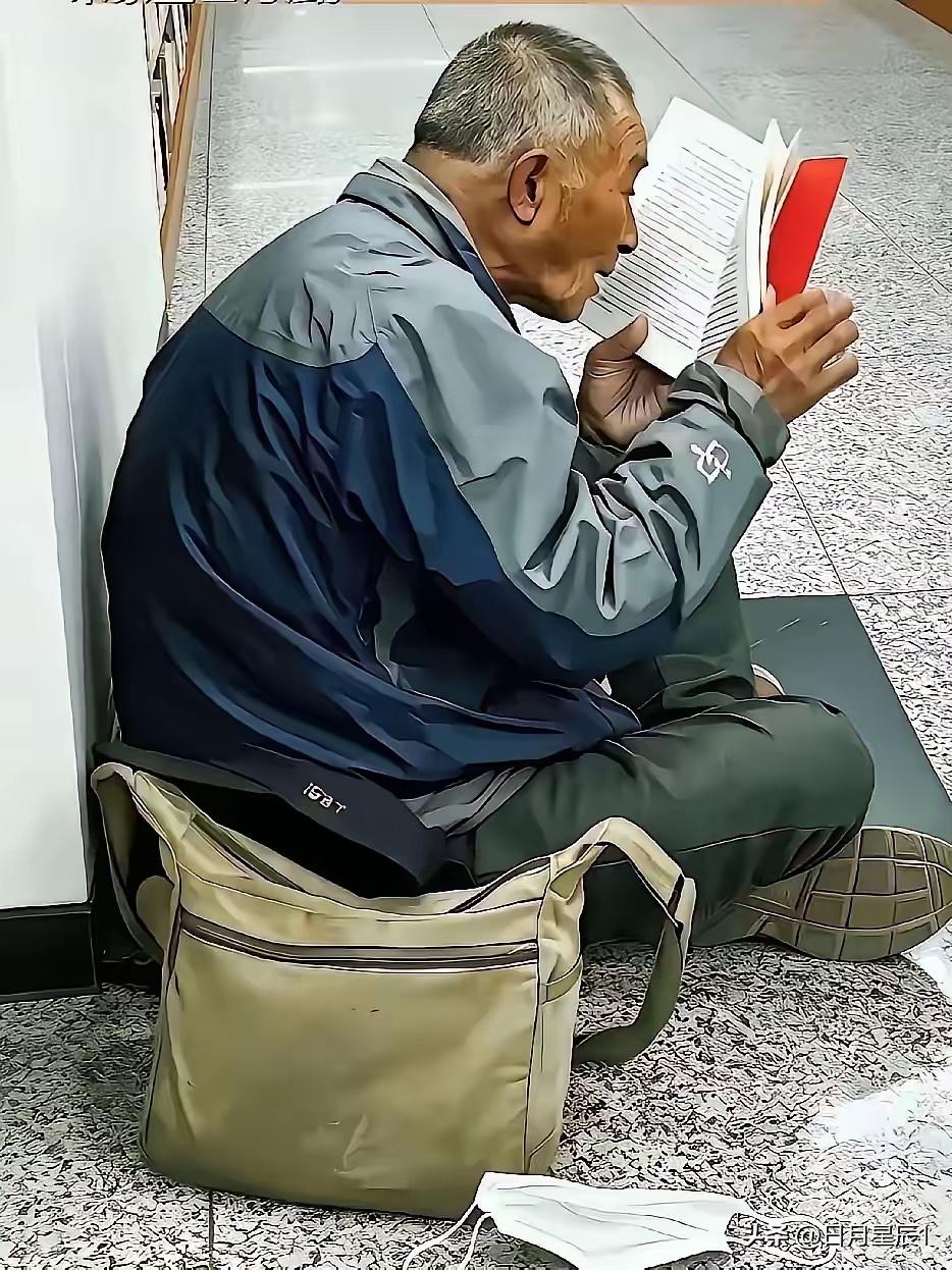 满身尘埃，心有星光！杭州拾荒老人离世，铁盒遗物让女儿痛哭不止

杭州，一个捡了十