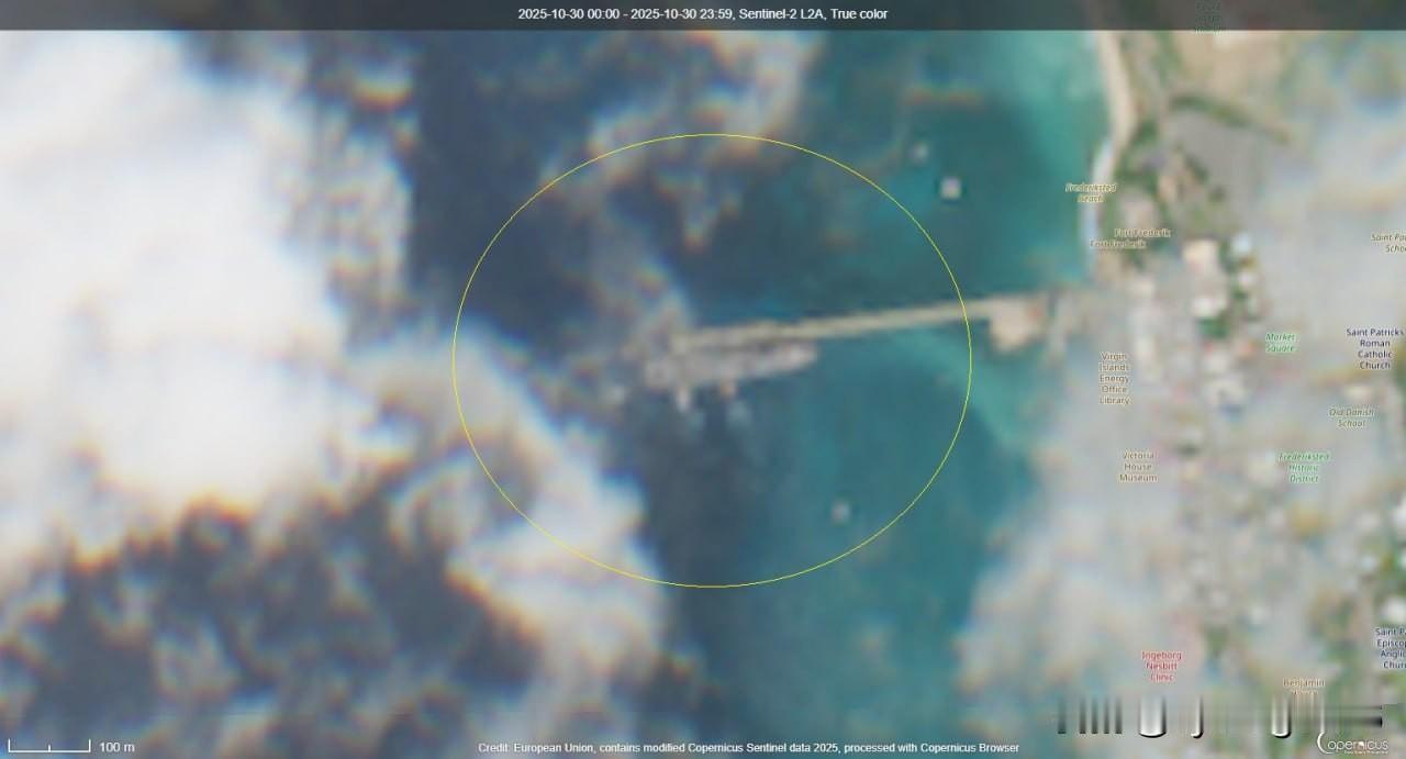 🇺🇸🇻🇪 美军“圣安东尼奥”号两栖登陆舰现身委内瑞拉海岸，紧张局势加剧