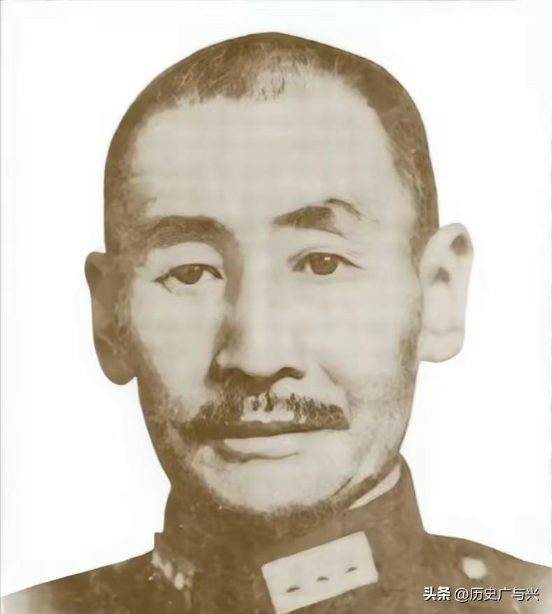 1932年，马占山突然宣布向日本投降，全国痛骂。可谁也没想到，在受降仪式上，他竟