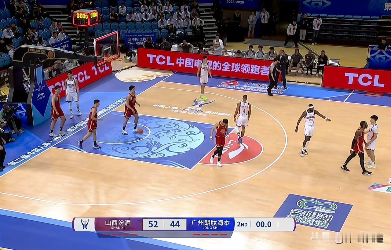 CBA俱乐部杯小组赛山西汾酒险胜广州朗肽海本拿到首胜。上半场山西汾酒发挥出色，掌