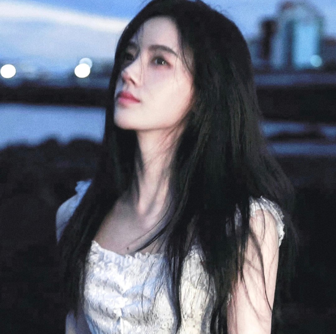 雷初夏[超话] jjy鞠婧祎苏绿夏jjy鞠婧祎万花世界“清风过星夜 阳光洒入身边