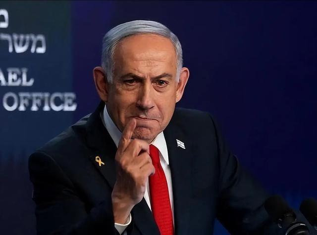 以色列开始害怕了！仗打到现在，以色列其实已经慌了。它怕的不是眼前这几场仗，而是以