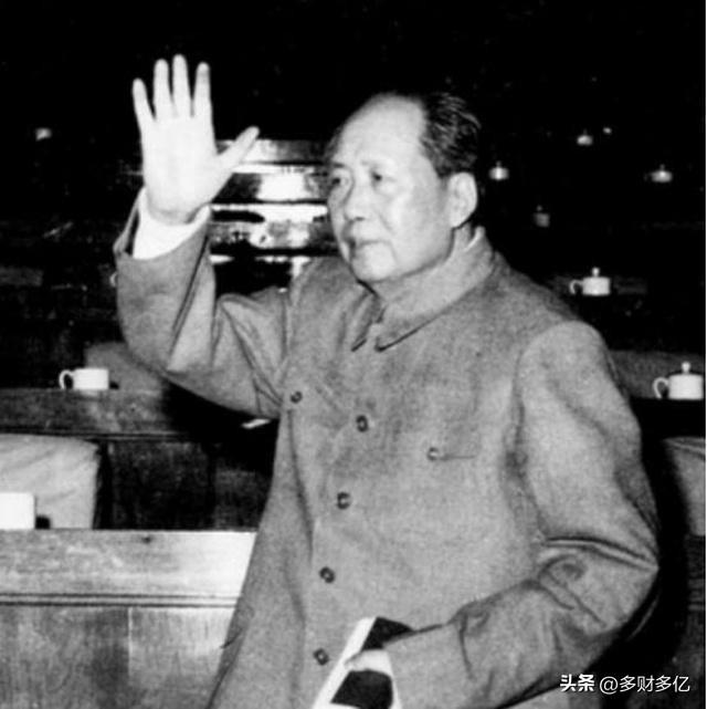 71年毛主席接见解放军将领，看到爱将“李达”当场发问：你究竟是怎么坐的牢的？
 