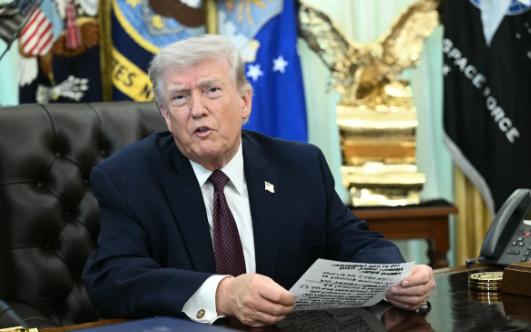 记者：总统先生，蓄意攻击民用基础设施是否违反了国际法与日内瓦公约？
 
特朗普：