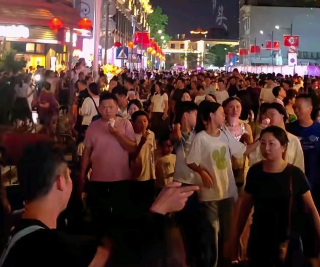 按摩随笔
  现在的过年可不比以前，没有放鞭炮的热闹，没有儿童在外头的嘻闹，没有