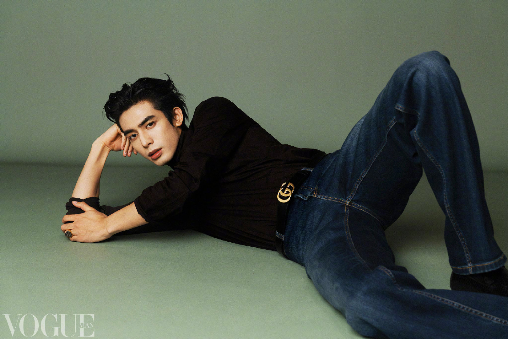 宋威龙是权威的威 所有人，感受！“重塑男性魅力”，标题非常对