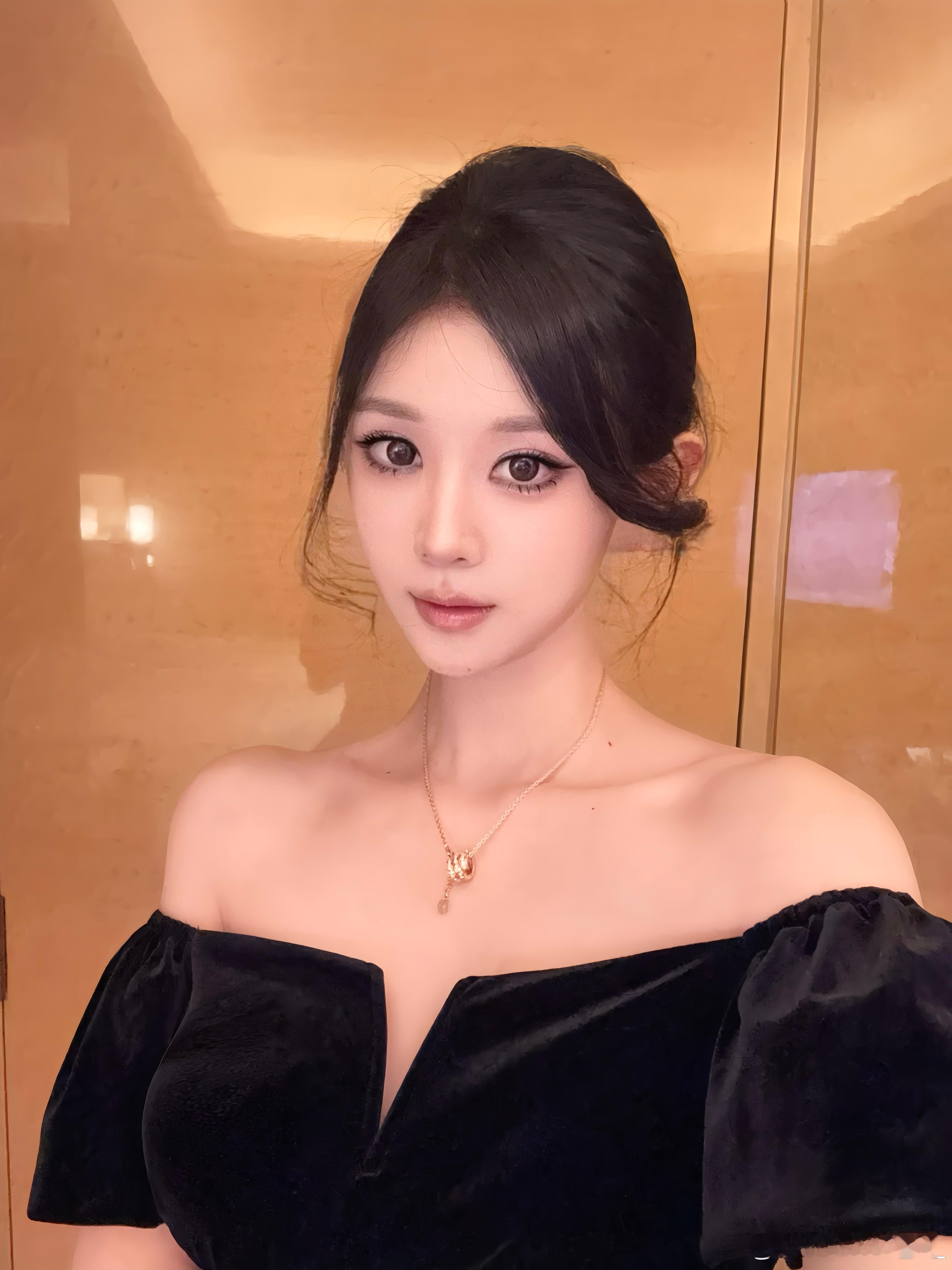 又来看kjj了东西送了心比了花拿了圆满啦这次 🎈金在中  ​​​