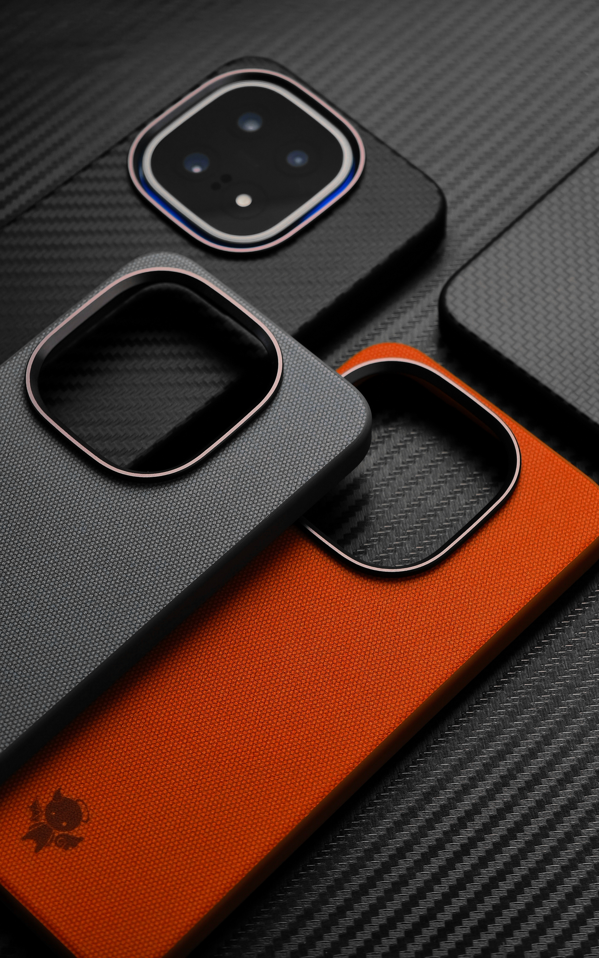 iQOO  15的原装壳挺不错，但如果想要更有质感，更个性~可以试试 家的保护壳