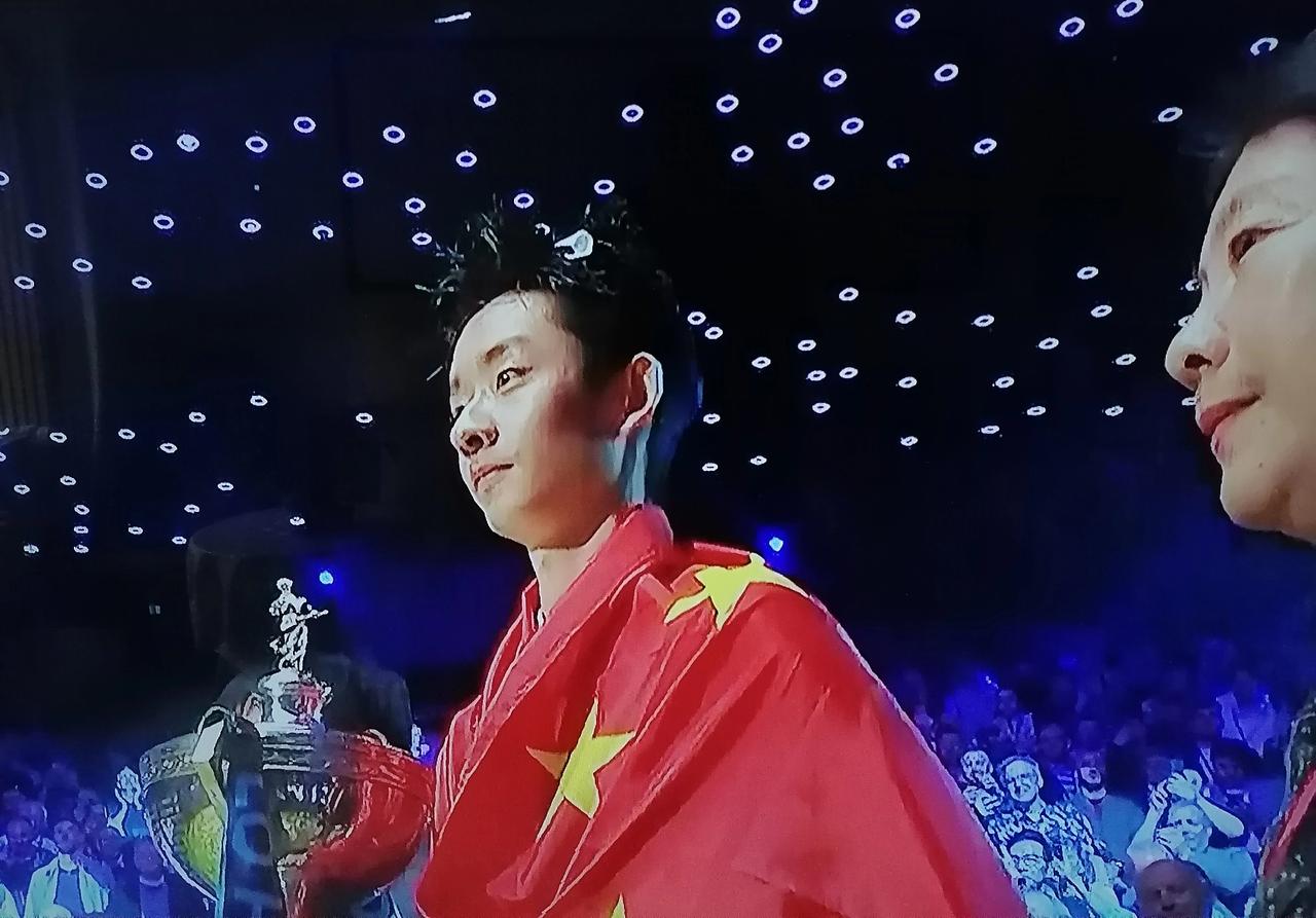 中国七大斯诺克高手的家庭背景，有一半多都是在苦水里泡大的

1、吴宜泽，父亲原为
