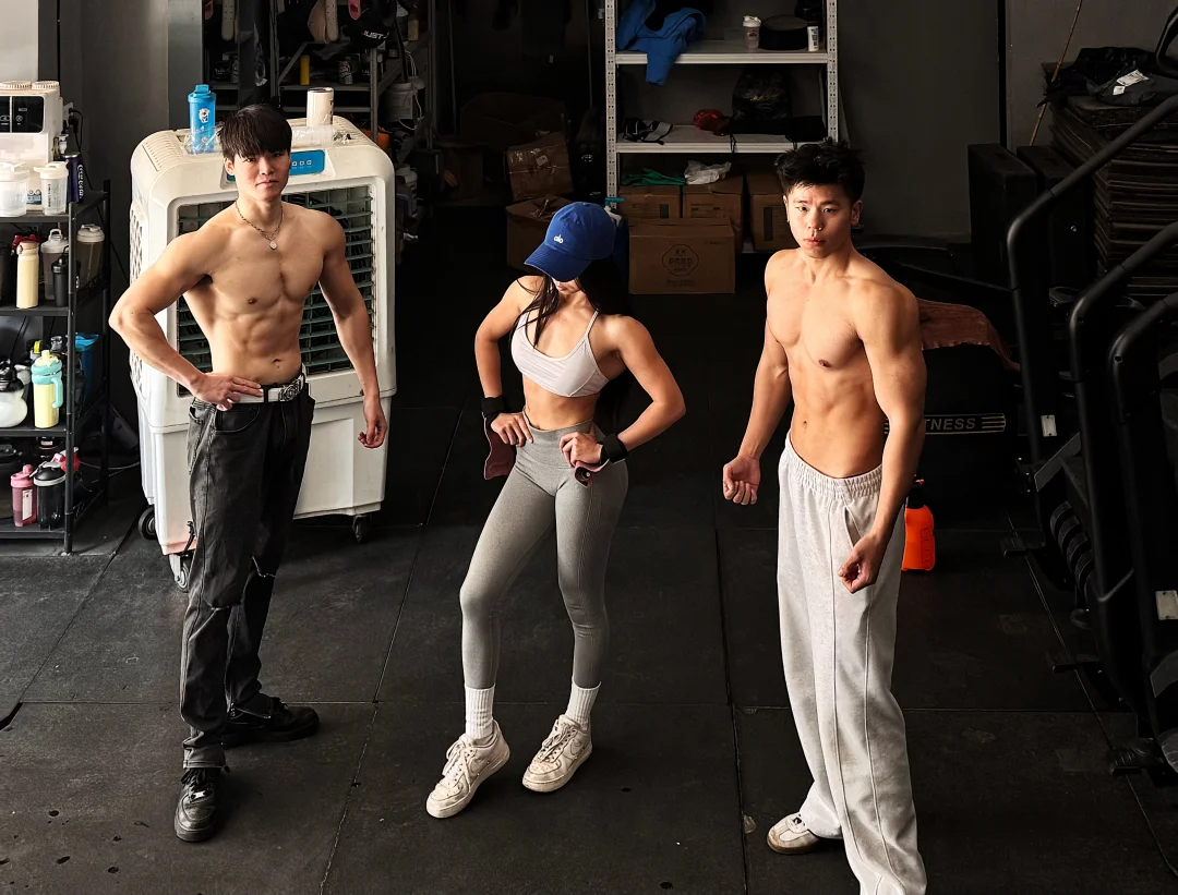 跟朋友去健身啦～