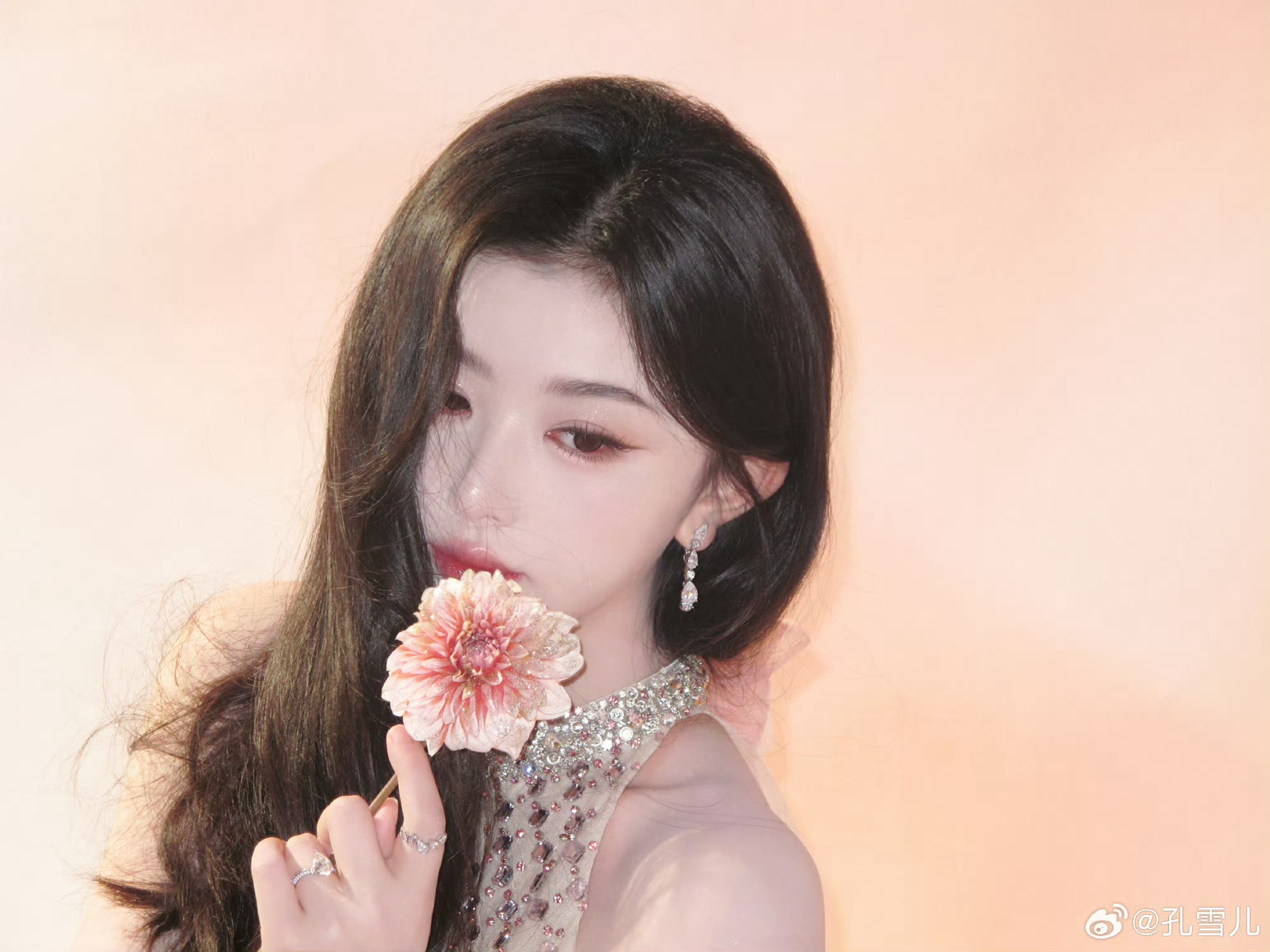 网传孔雪儿特邀出演咸雪网传《咸雪》全阵容来了，孔雪儿特邀出演，还没看过雪儿的年代