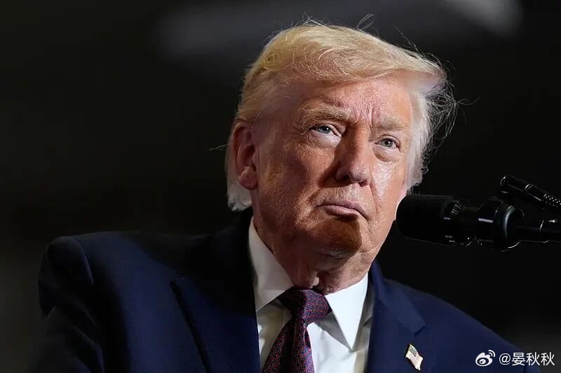 太阳底下没有新鲜事在社交网络上，特朗普骂奥巴马的一段视频，正在飞速转发。特朗普这