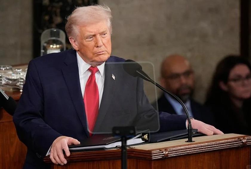 好家伙，这哪是完美对话，分明是单方面脑补！
48小时已过，美国打没打？
我模拟一