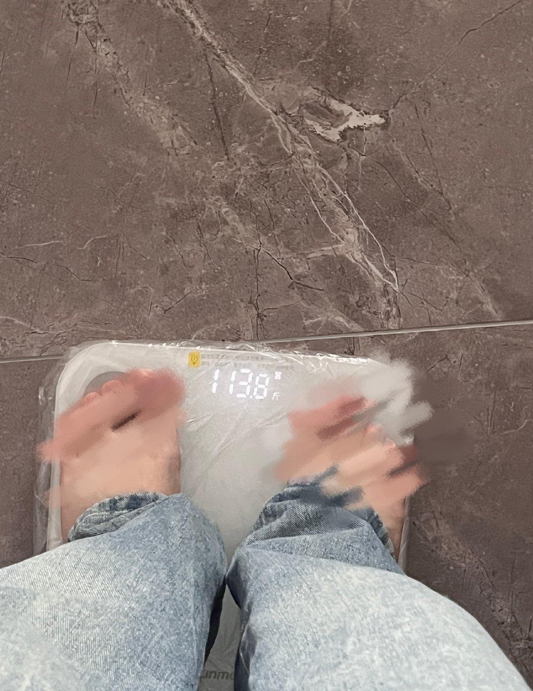 瘦下来真的好好看.！姐姐骨相也很明显啊[流泪]
给我点时间这个暑假瘦个8-10斤