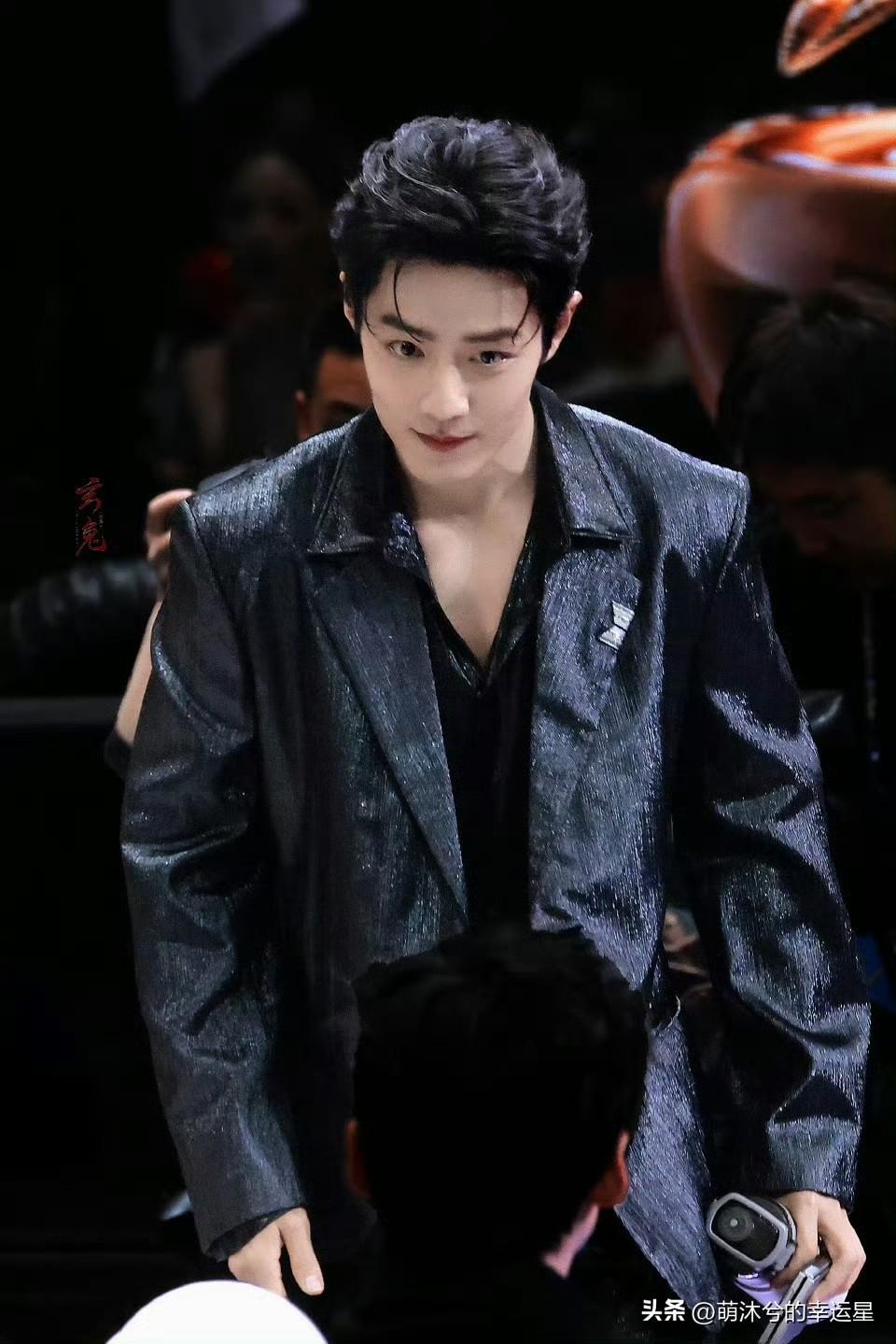 肖战孙俪品质盛典内场同座 郑晓龙的一双儿女终于见面了
肖战孙俪 郑晓龙的一双儿女