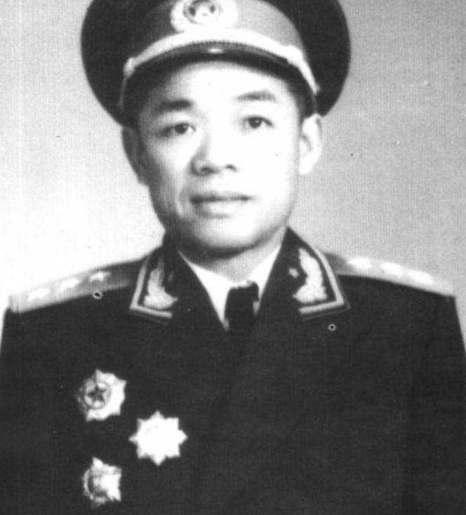 1986年，开国上将韩先楚生命垂危，他放心不下跟了自己近20年的秘书姚科贵，特地