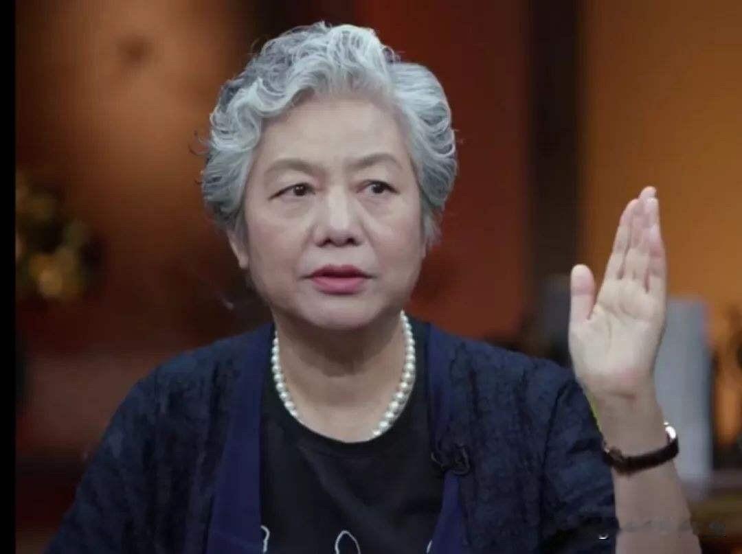 人民公安大学李玫瑾教授说：
​“父母对孩子最大的伤害，就是太在乎他。在乎到他没了