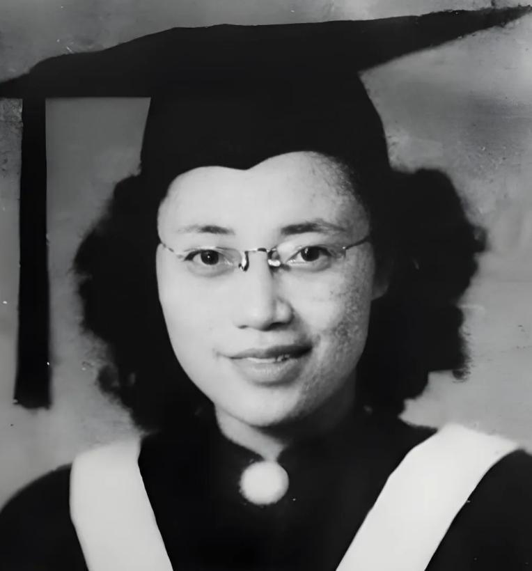 1950年，她被折磨278天，浑身没一块好肉，突然抬头说：别打了，我全招，但我要