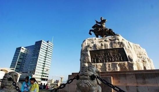 蒙古开始后悔，当初的独立，面对现实，又无可奈何！在10年前，蒙古还在念念不忘，血