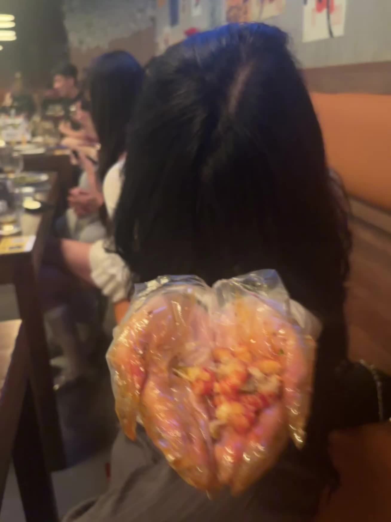 长篇大论要发给值得的人看，碎碎念念要讲给有回应的人听，有趣的事物不应该分享给敷衍