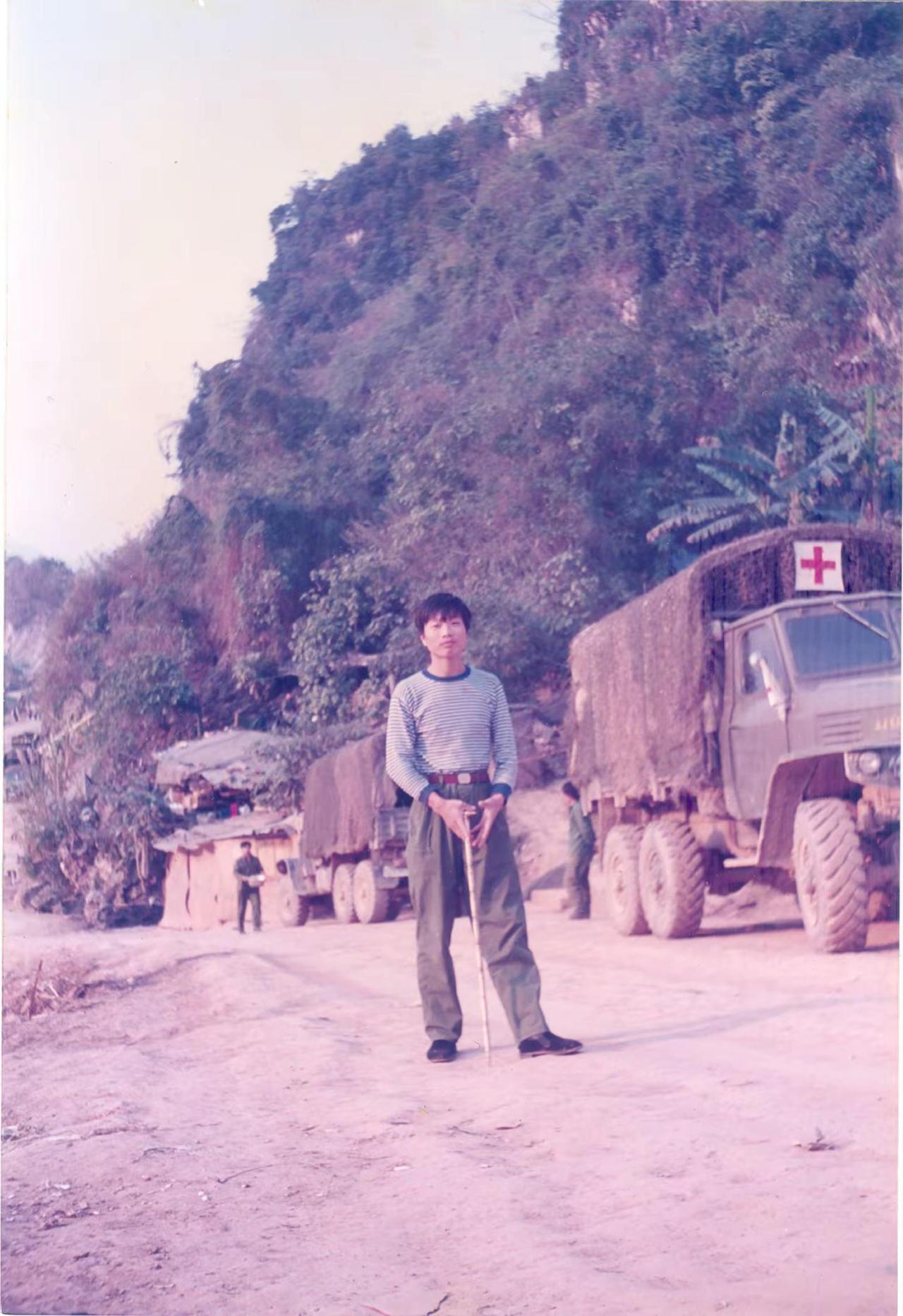 67军598团的汽车兵山东籍参战老兵司庆泉，在前线负责接运伤员和烈士。