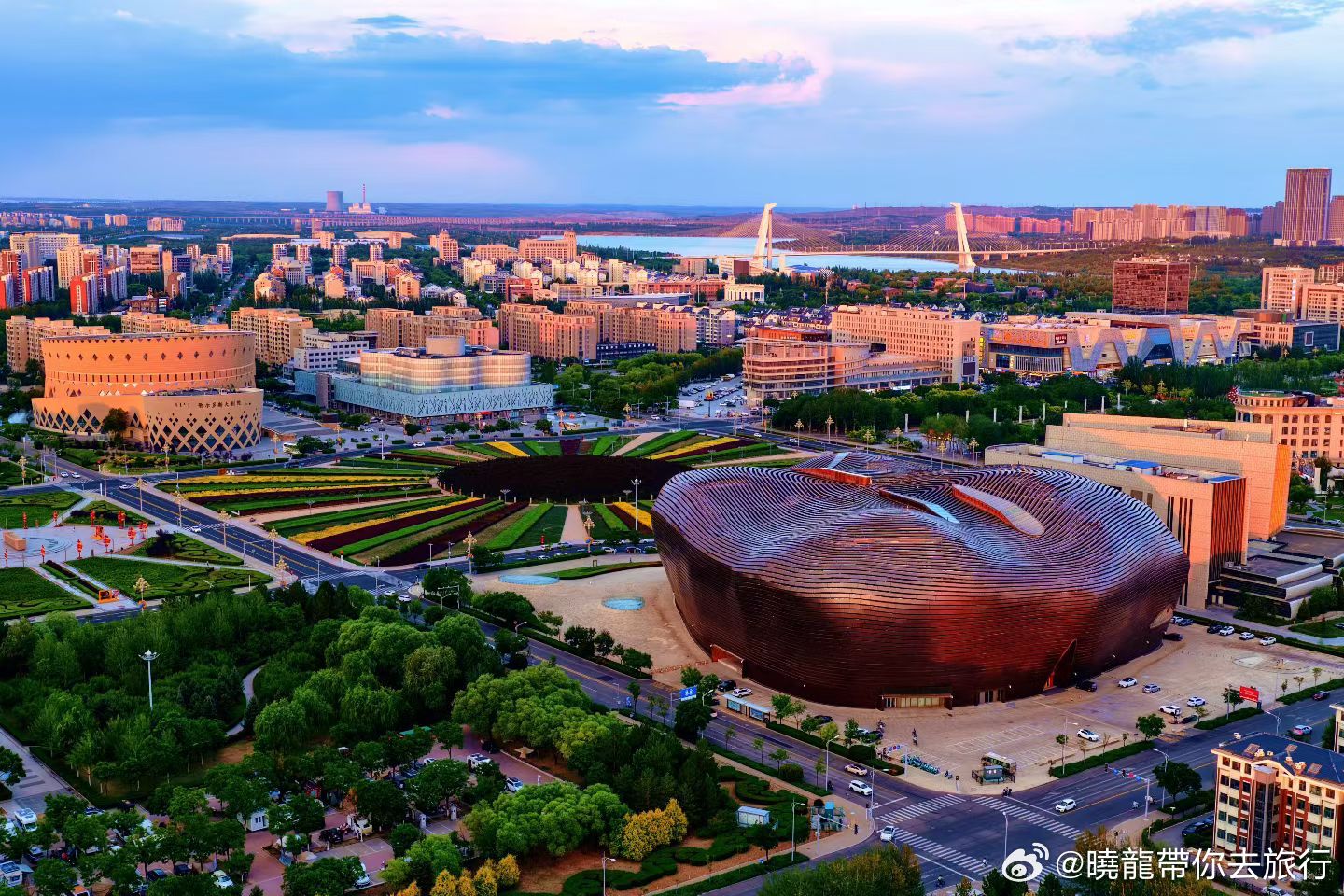 無論去過多少個城市，多少個地方，家鄉的魅力總是不一樣的，這裡是內蒙古西部地區。这