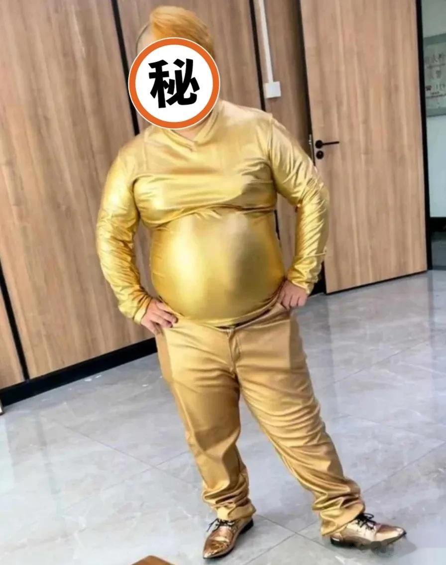 请问这种穿搭是什么风?