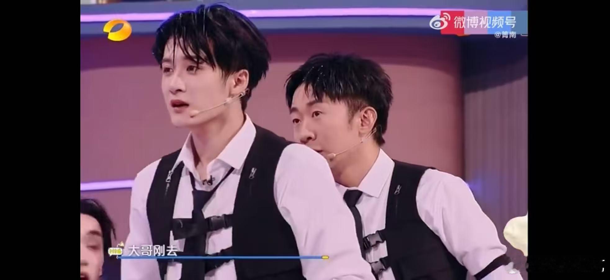 热巴杨迪聊完散场，独留檀健次在风中凌乱，何老师再推一把：上！他就真上，这听话程度