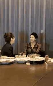 盛情难却，轻舞一曲，再现妩媚动人之姿