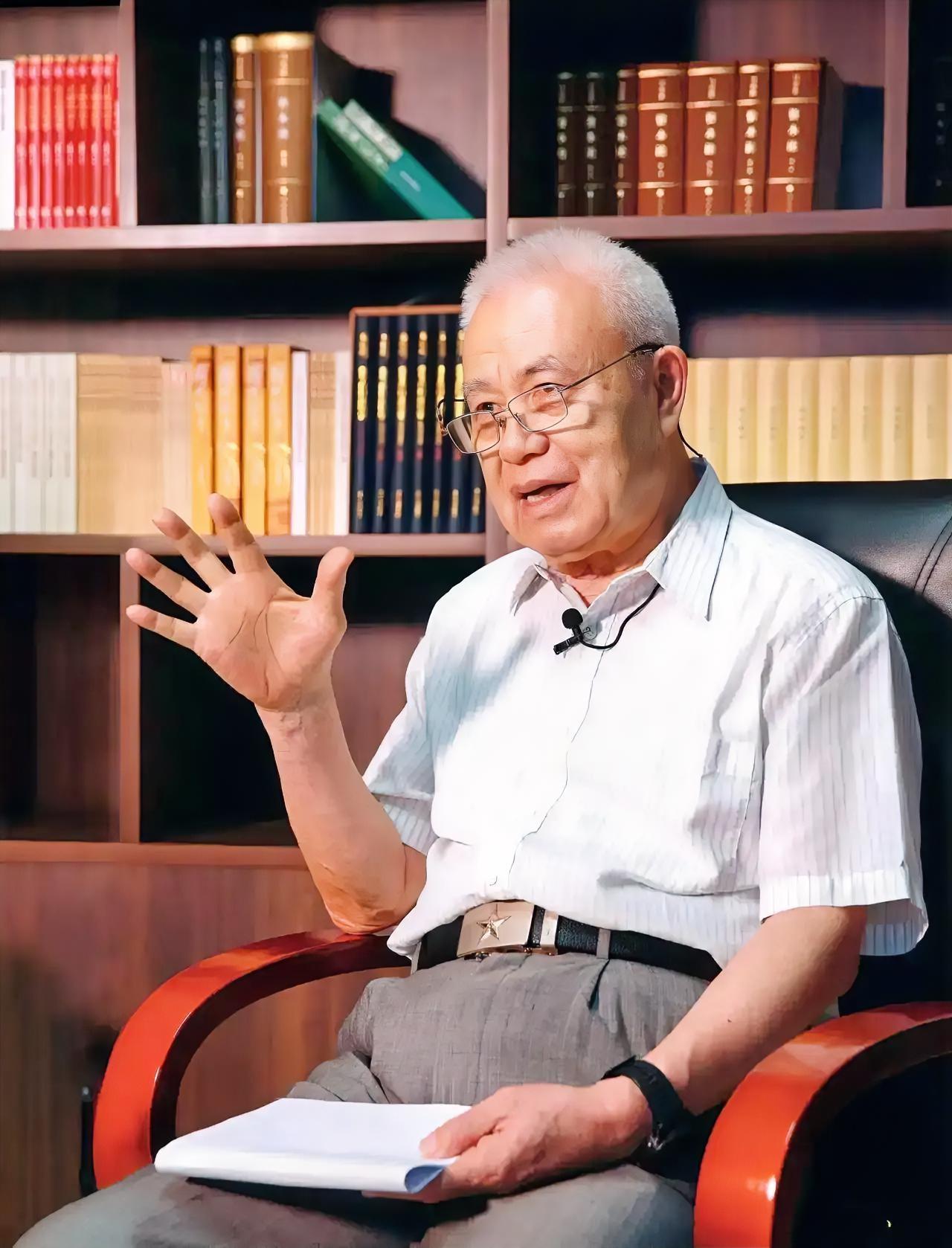 他是“铸盾国士”钱七虎院士，他打造的防御体系堪称地下钢铁长城，可全方位抵御各类核
