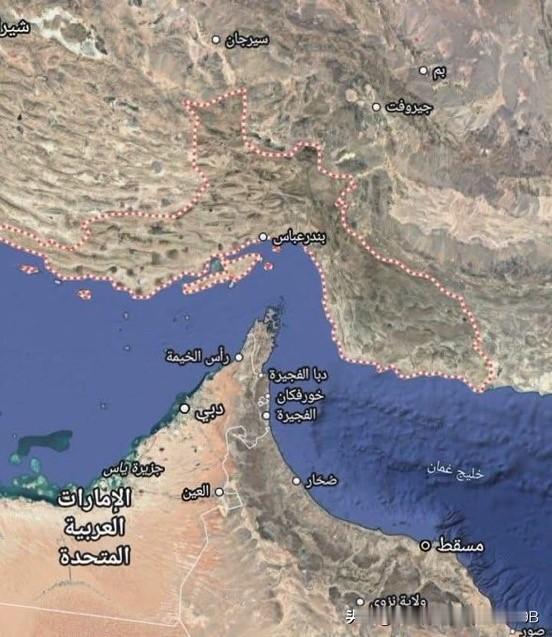 伊朗在海湾沿岸部署反舰导弹！
伊朗伊斯兰革命卫队正从霍尔木兹甘省调集重火力加强霍