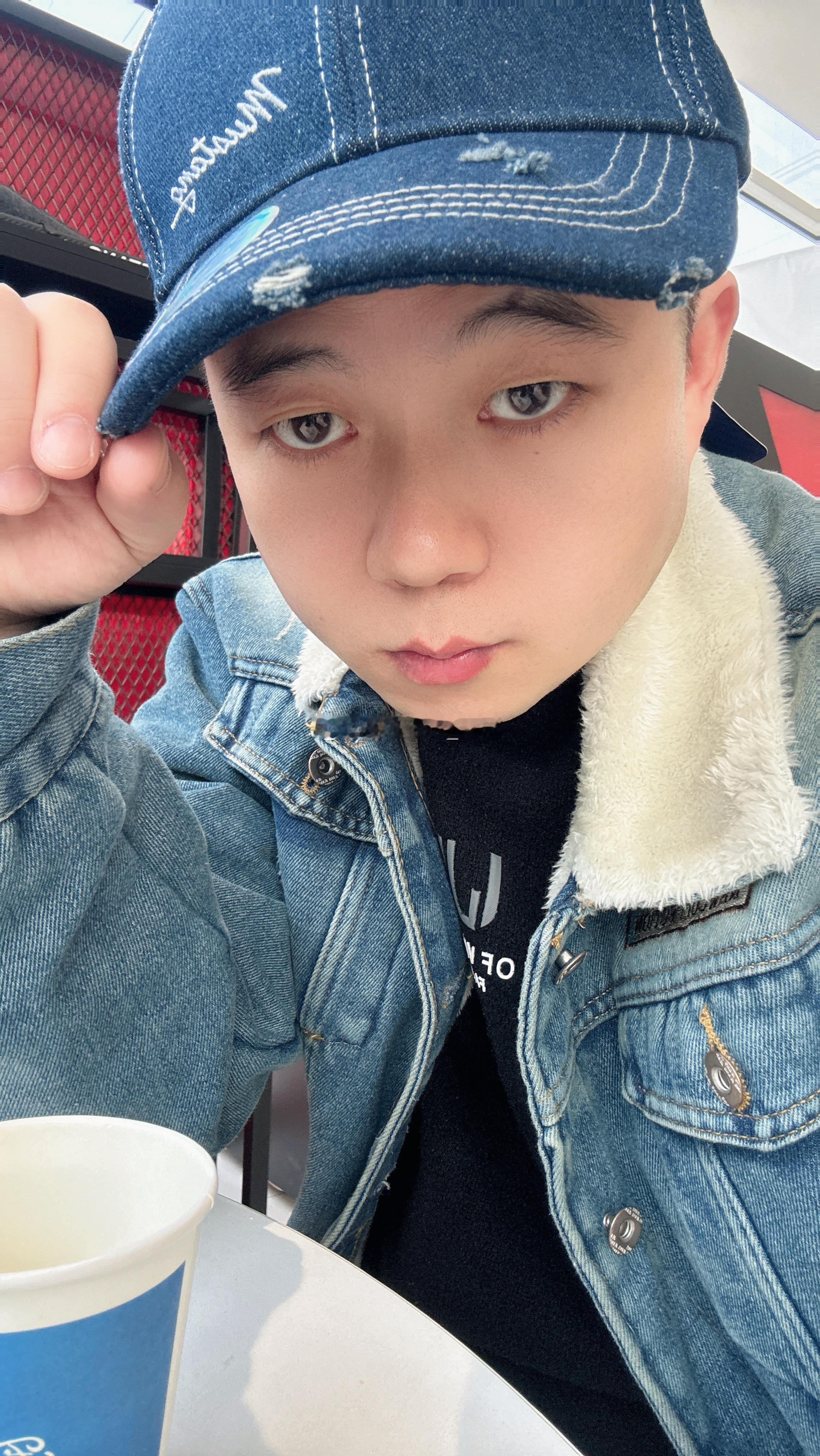 四级对于我来说简直不要太难，我恐怕连三级都没有哈哈！年度高萌瞬间 也曾幻想过英语