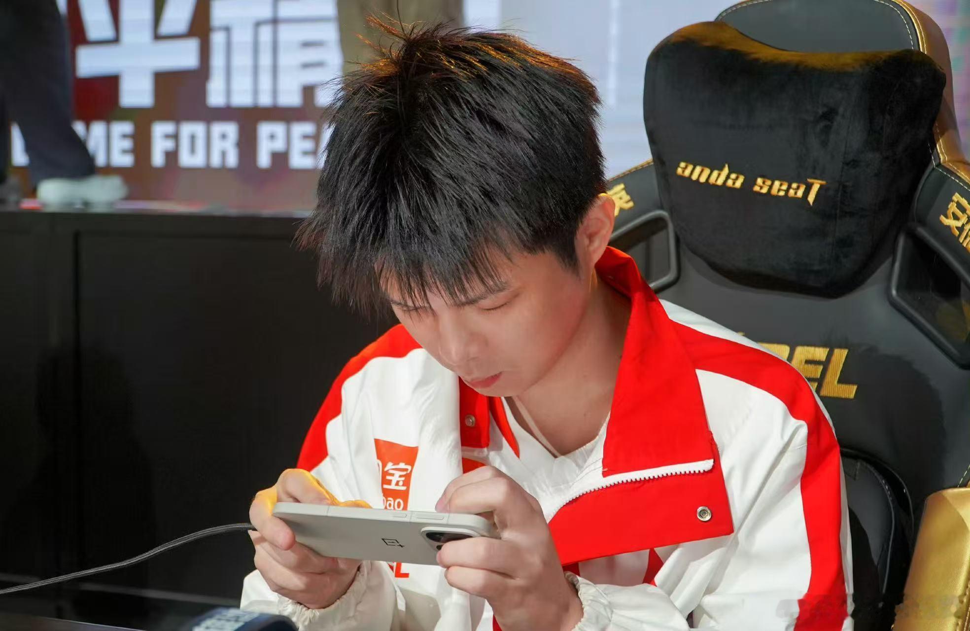 AG首开赛点  我去！AG直接拿下首开赛点，这波硬实力太顶了！就差最后一把吃鸡，