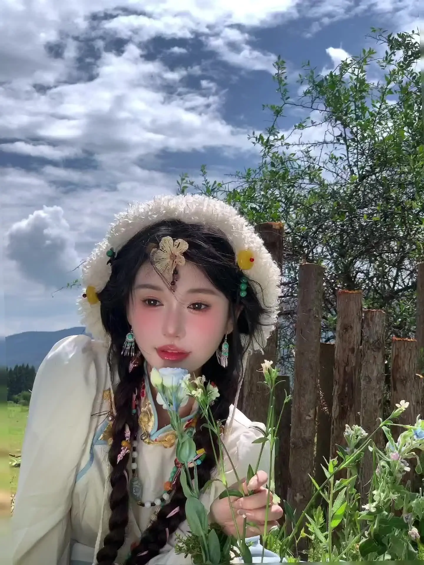 国庆都来丽江拍甜美的藏族小卓玛！丽江写真 这个妆造甜美又特别～