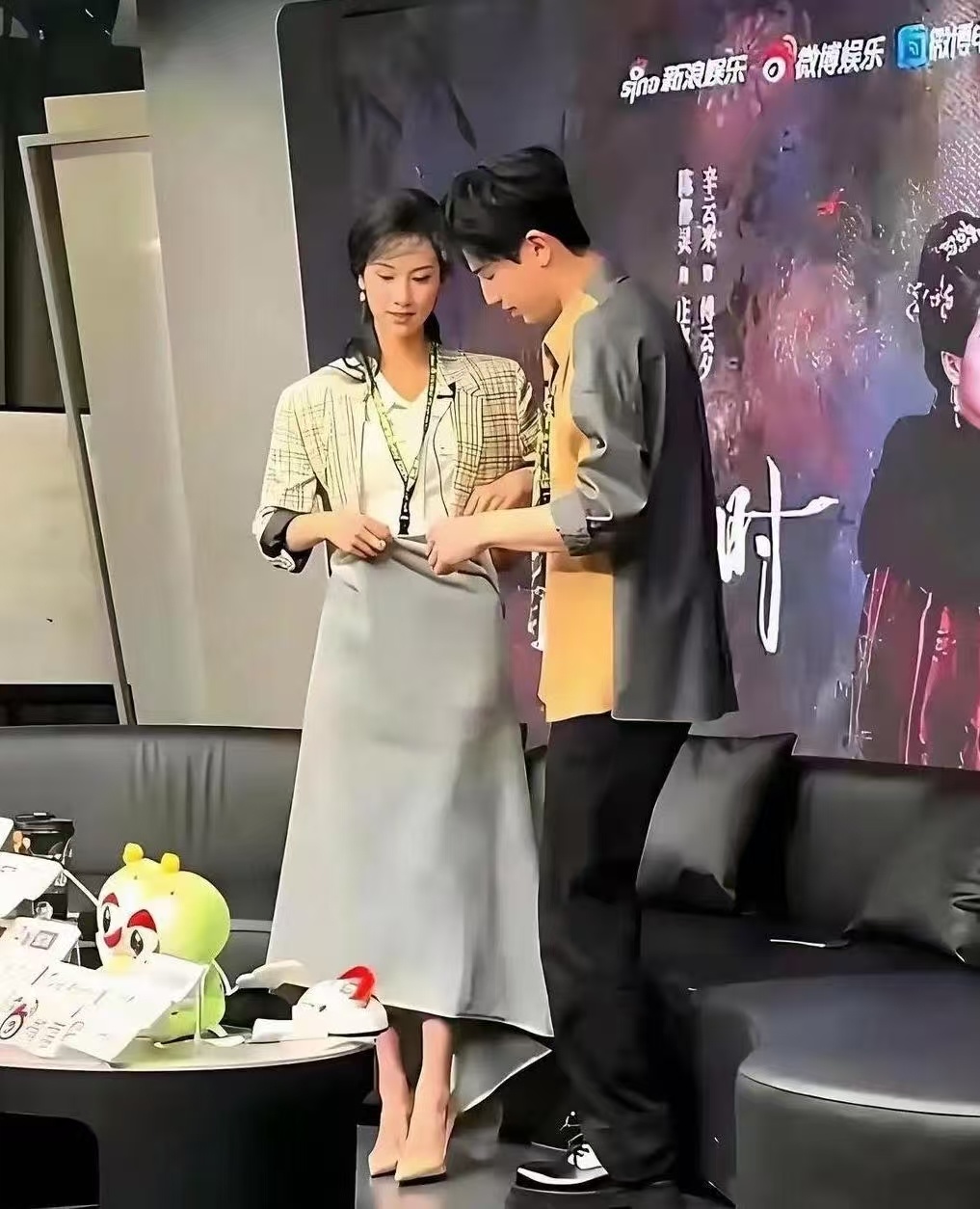陈都灵估计烦死了，到底拒还是不拒啊 ​​​