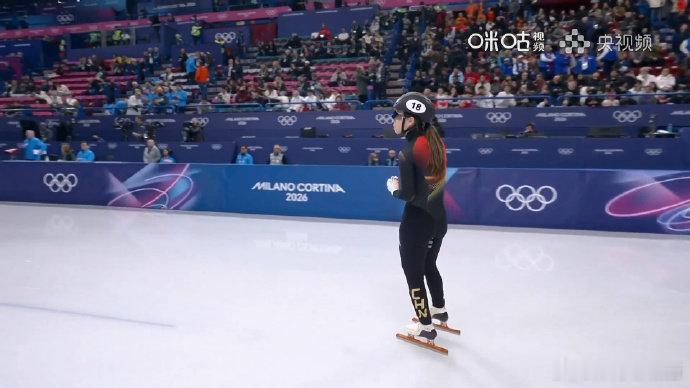 公俐晋级1000米决赛   米兰冬奥会短道速滑女子1000米半决赛，公俐1:29