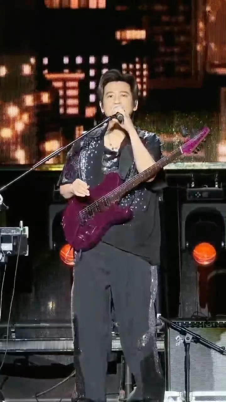 叶世荣禹城演唱会弹唱光辉岁月叶世荣光辉岁月唱响德州禹城同城热点创作计划 叶世荣禹