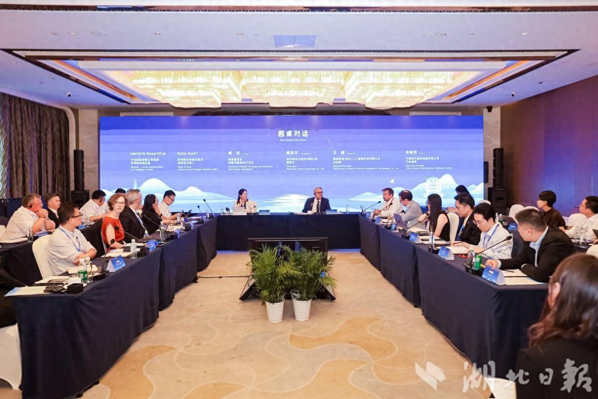 两湖对话｜电梯“能量充电宝”每天可节省12度电 “武汉电梯节能标准”有望落地香港