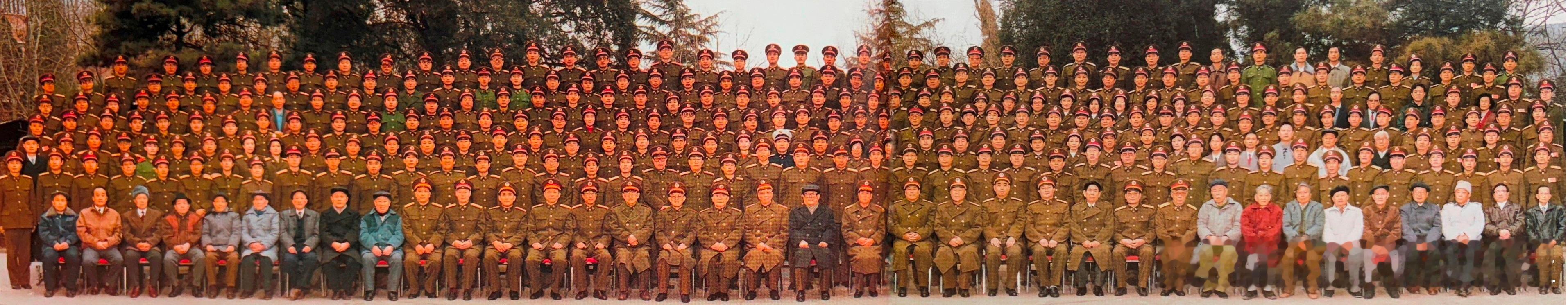 1996年1月2日中央军委领导与解放军报报社人员合影历史影像 ​​​