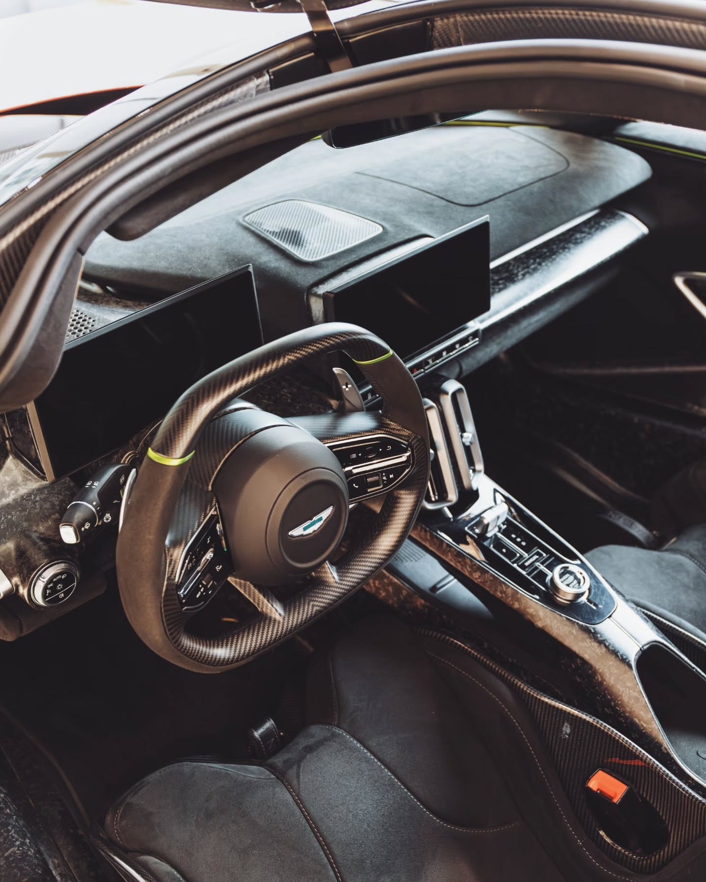 Car时尚  Aston Martin Valhalla.阿斯顿马丁Valhal