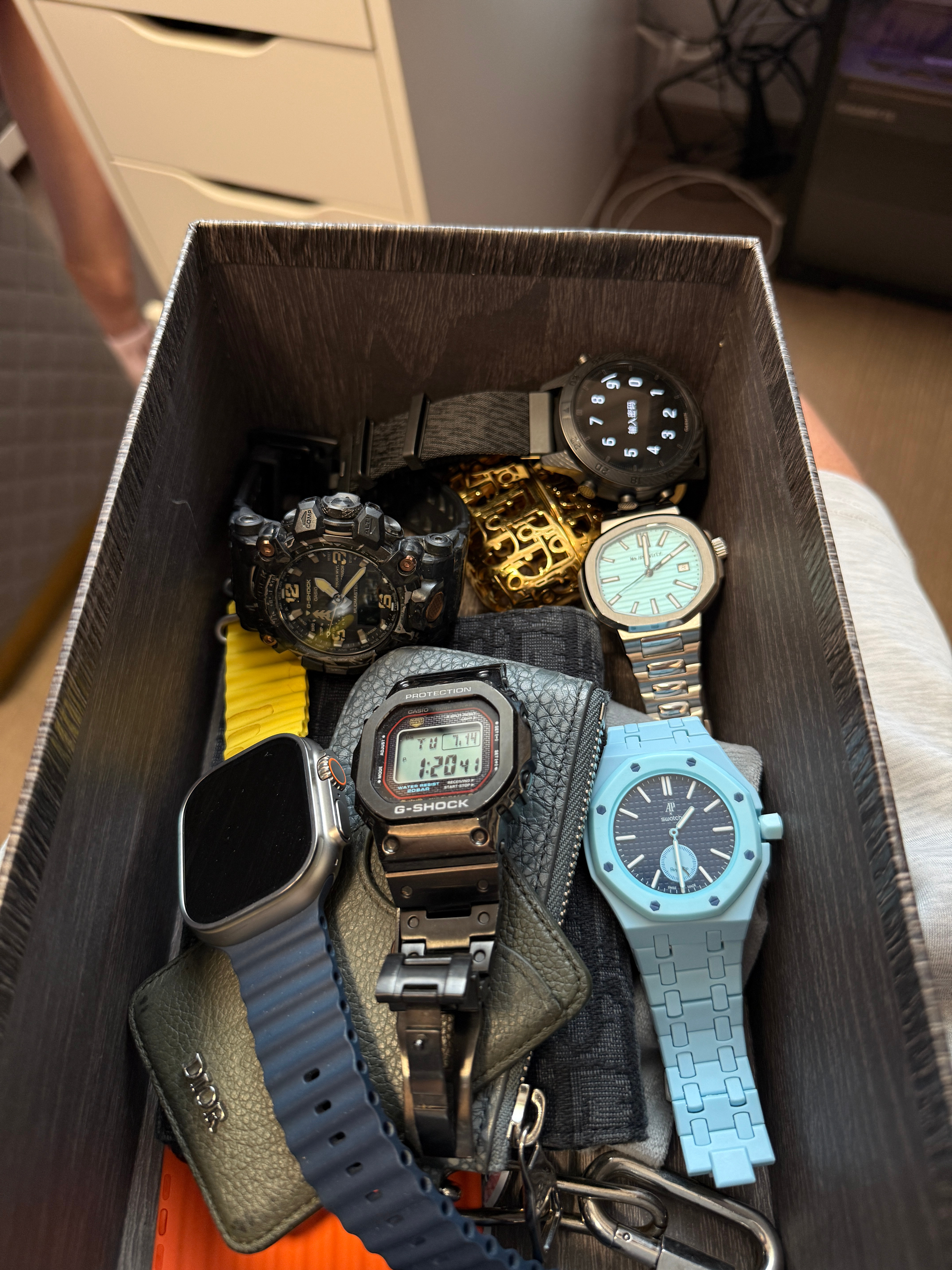 表⌚️也不一定就非得几十上百万的越贵越好～几千块钱 也能成为穿搭小妙招