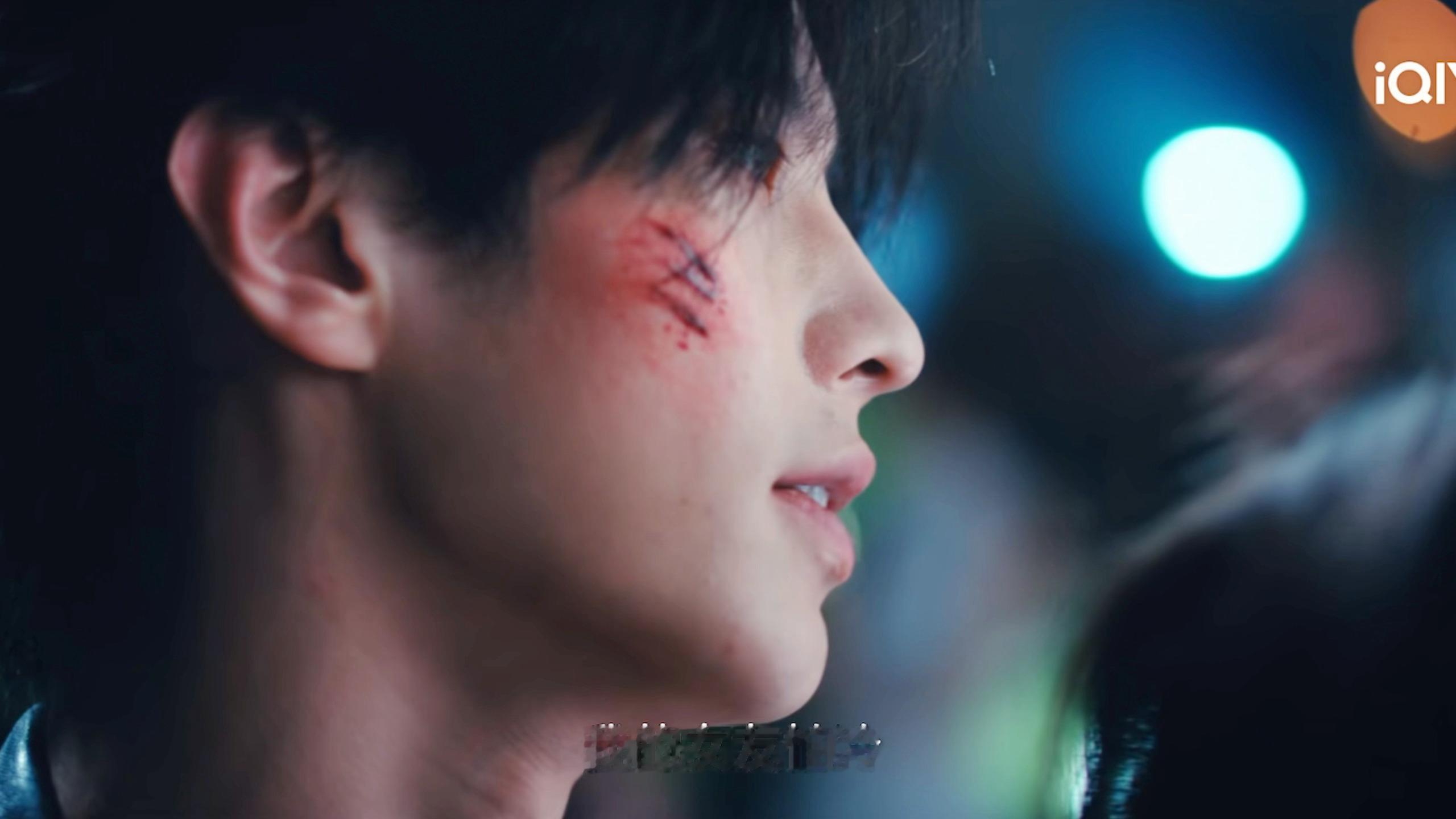 第一个说何与说话一股辣条味的是天才啊啊啊何与辣条音何与超绝辣条音