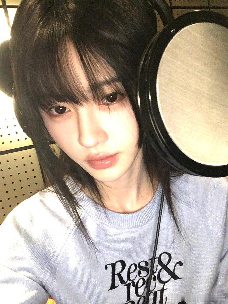 鞠婧祎千香 jjy鞠婧祎露芜衣 jjy鞠婧祎姜黎非你阳光明媚 像一缕小太阳＞O＜