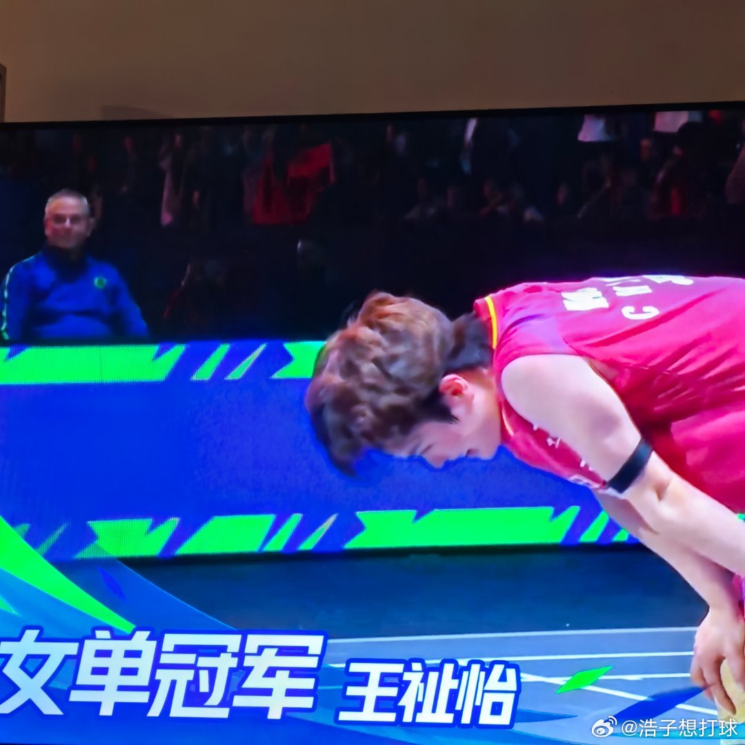 恭喜老乡，居然赢了安洗莹拿下全英的女单冠军～ 