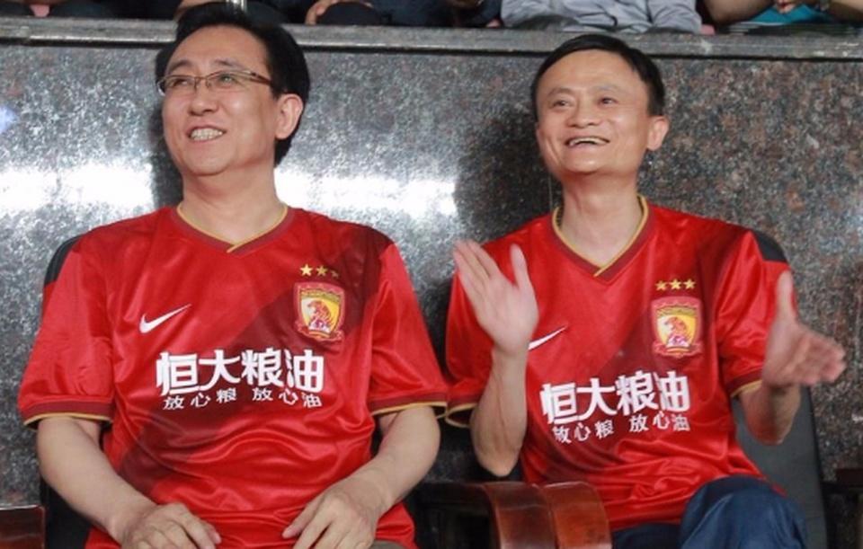 看到一张图片，想起马云，真是让人感慨万千。
不得不承认，马云好像把好运气一下都用