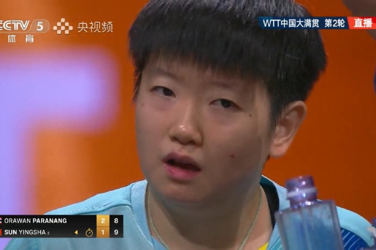 暂停这一分钟你都想了些什么？
你肯定想赢下比赛吧
现场的观众和线上的球迷没想这么