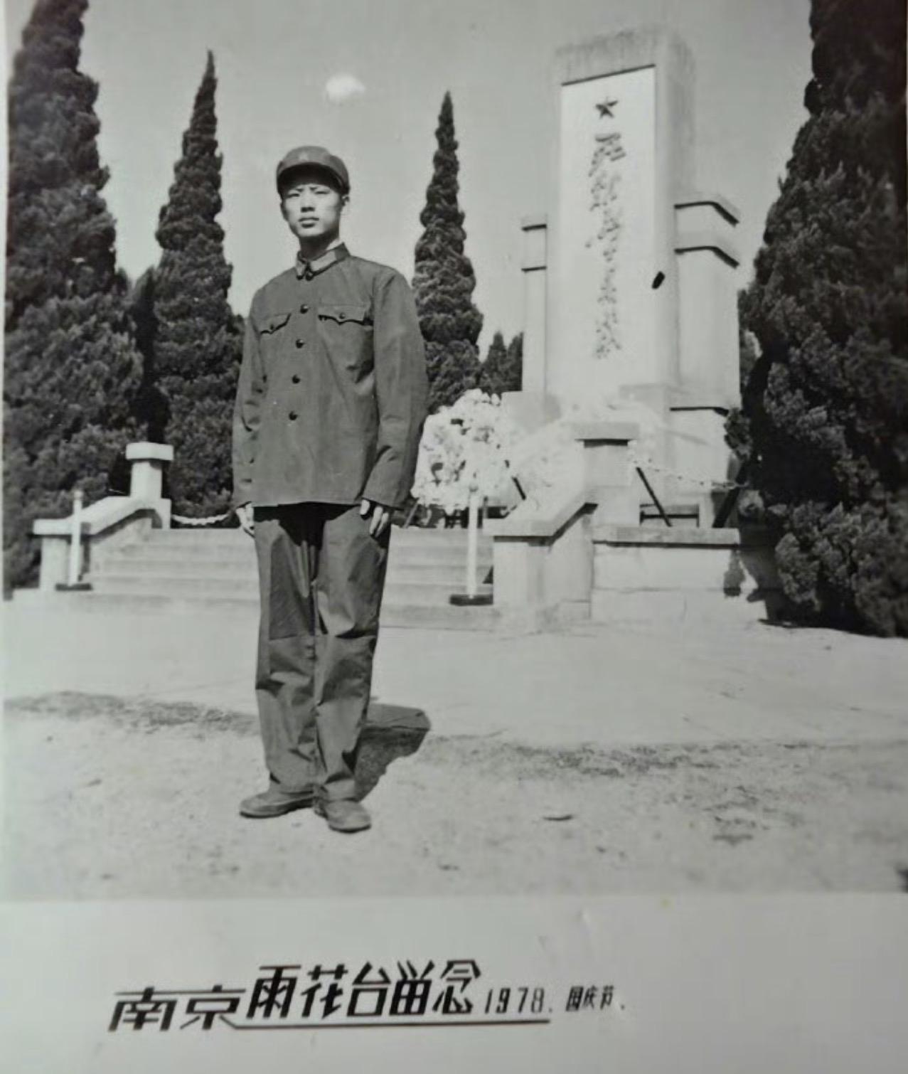 哎妈呀，胡锡进还当过兵那？搞得我都反复确认，不敢相信，一个当过兵的人，那怎么现在