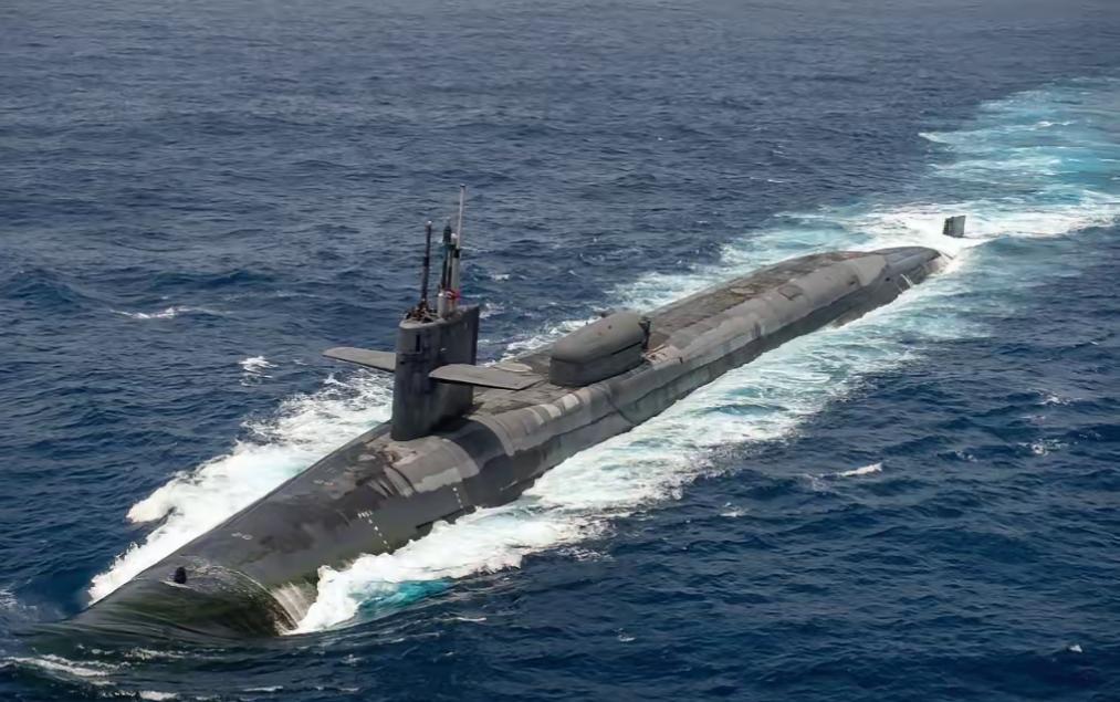 美国特种兵就当着俄军核潜艇面前，就直接动手扣押俄罗斯石油巨轮！事实说明，俄罗斯海