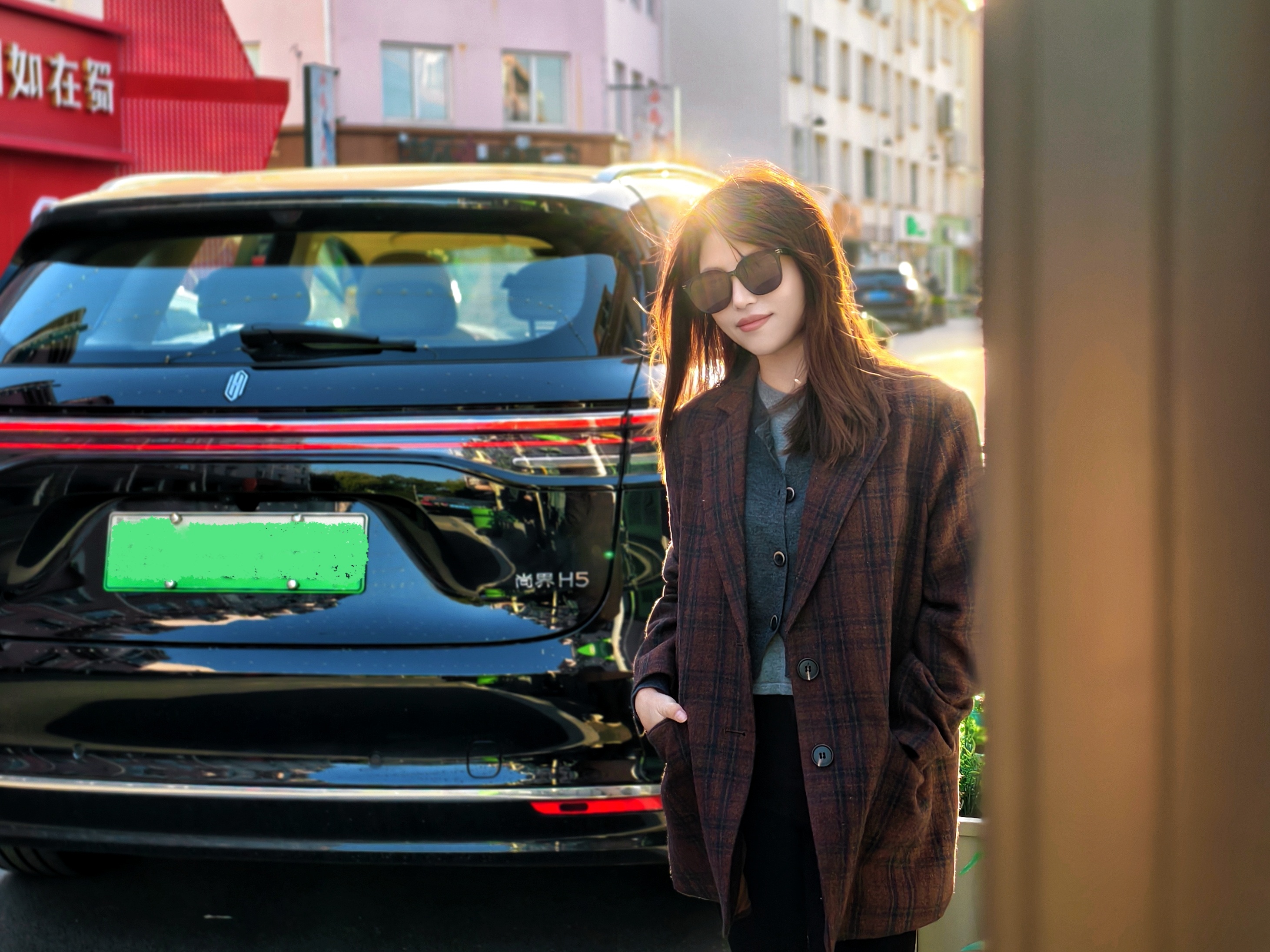 又来给我的小五子拍组“写真集”这台车，就一句话：越来越好开！首先这台车的样子，的